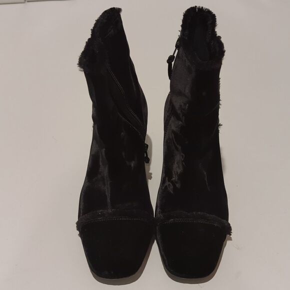 Stuart Weitzman On The Fringe Black Ankle Boots Block Heel Booties Size 8.5 - Picture 4 of 11